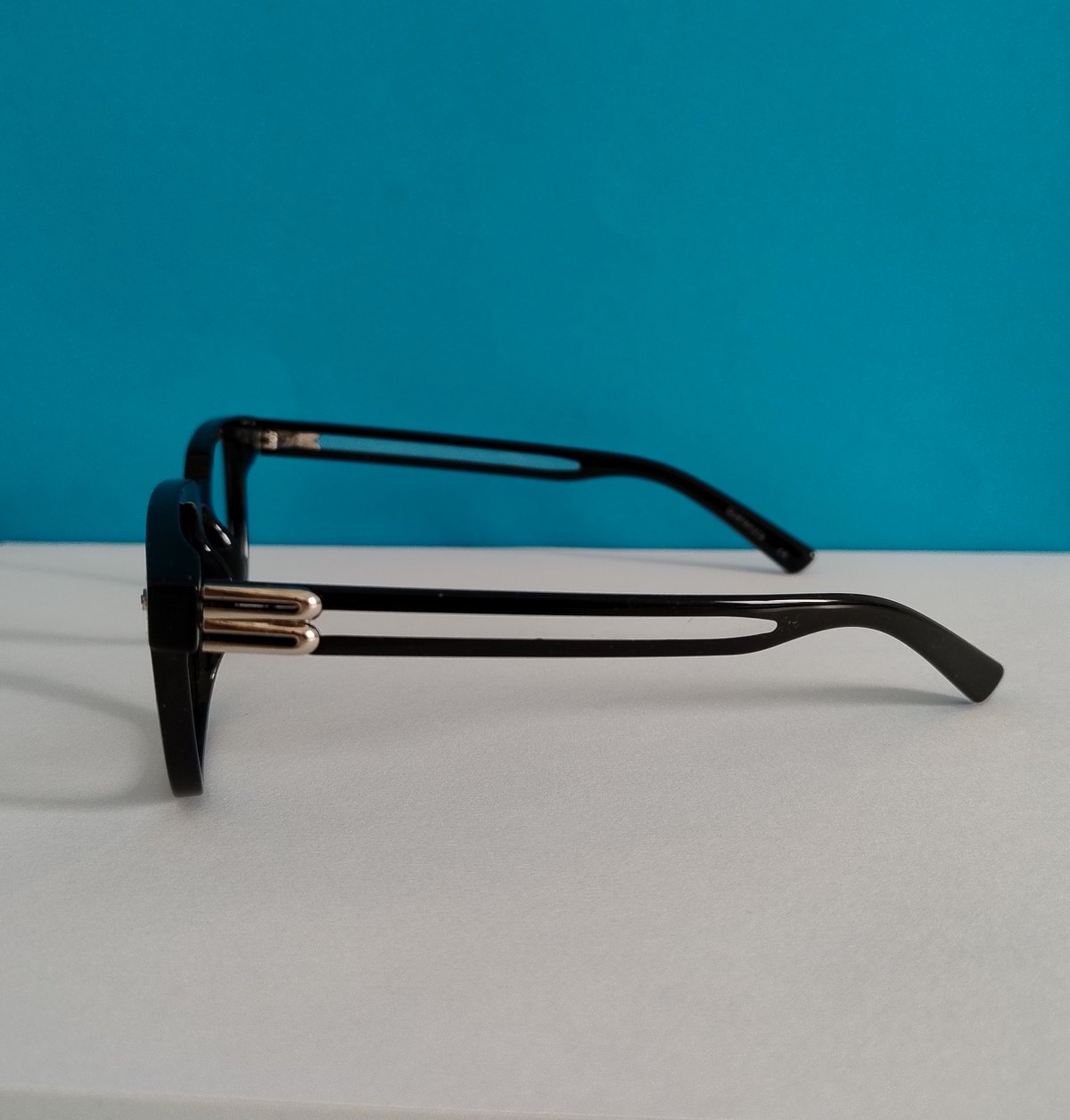 GAFA LUZ AZUL 8495 C1 02