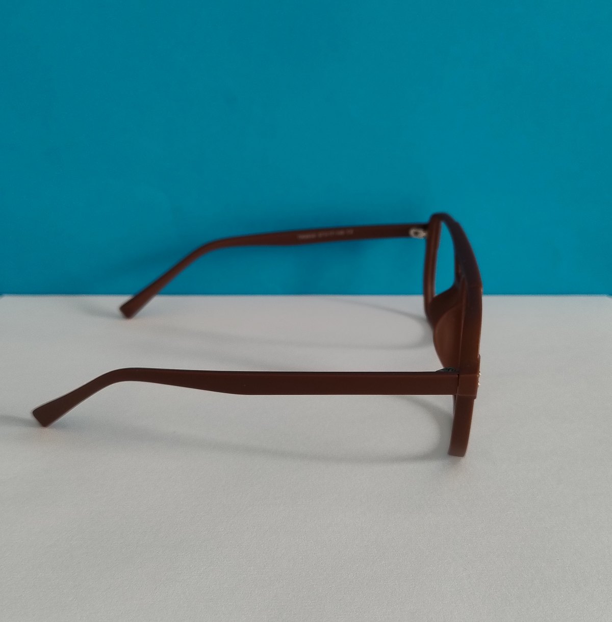GAFA LUZ AZUL HT8935 02